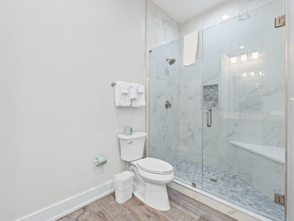 This magnificent two Home Residence can Accommodate 32 Guests WOW