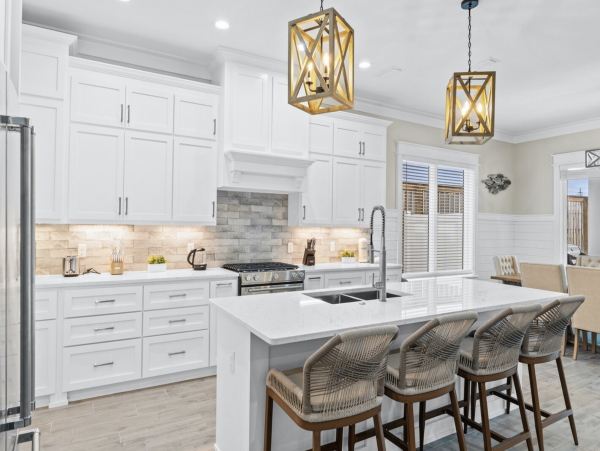 This magnificent two Home Residence can Accommodate 32 Guests WOW
