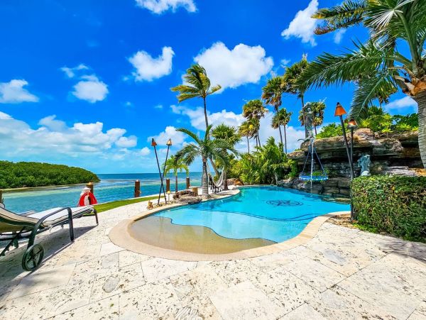 Luxury Vacation Rental with 5 Bedrooms & Amazing Views