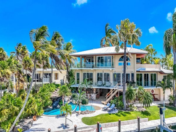 Luxury Vacation Rental with 5 Bedrooms & Amazing Views