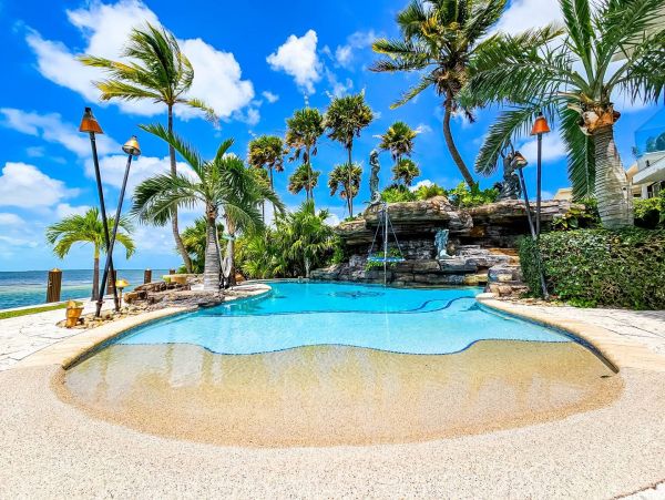Luxury Vacation Rental with 5 Bedrooms & Amazing Views