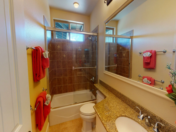 Wonderful Vacation Home with 3 Bedrooms & Great Amenities