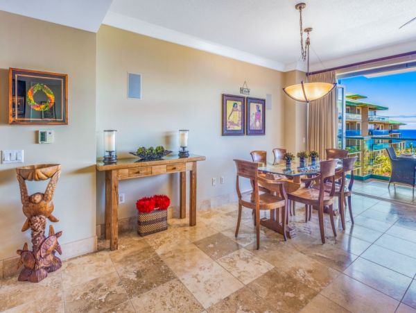Oceanfront Six Bedroom Vacation Rental in Kaanapali