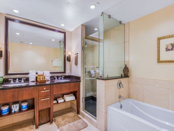 Oceanfront Six Bedroom Vacation Rental in Kaanapali
