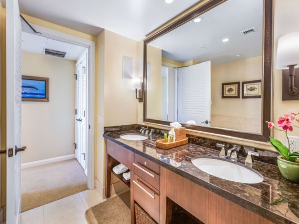 Oceanfront Six Bedroom Vacation Rental in Kaanapali