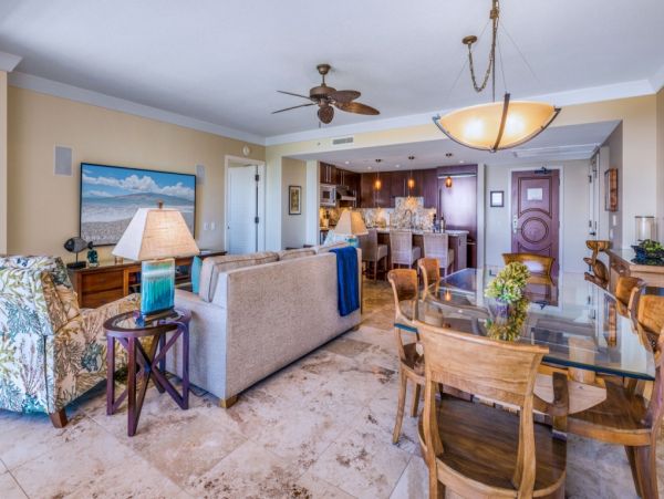 Oceanfront Six Bedroom Vacation Rental in Kaanapali