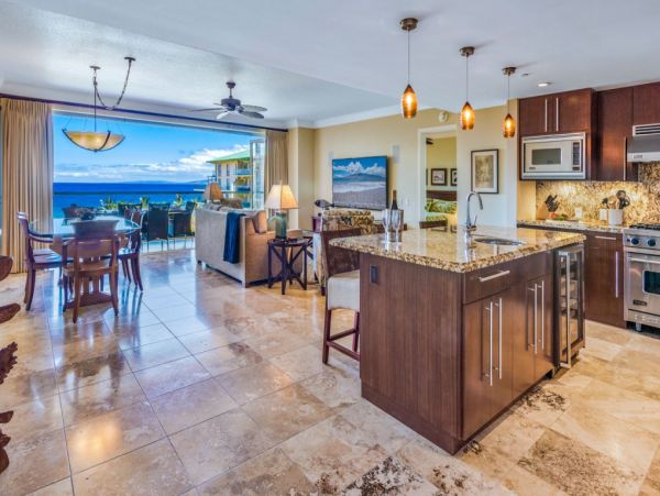 Oceanfront Six Bedroom Vacation Rental in Kaanapali