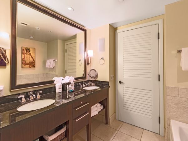 Oceanfront Six Bedroom Vacation Rental in Kaanapali