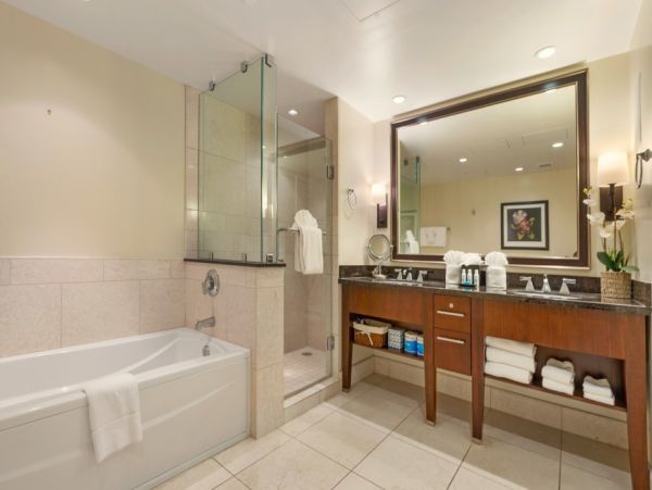 Oceanfront Six Bedroom Vacation Rental in Kaanapali