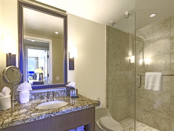 Oceanfront Six Bedroom Vacation Rental in Kaanapali