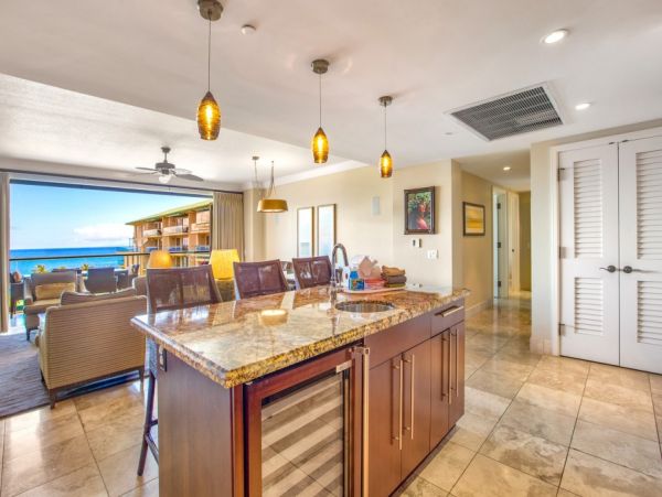 Oceanfront Six Bedroom Vacation Rental in Kaanapali
