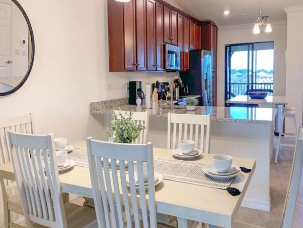 Lake Front Two Bedroom Rental Condo in Lakewood Ranch