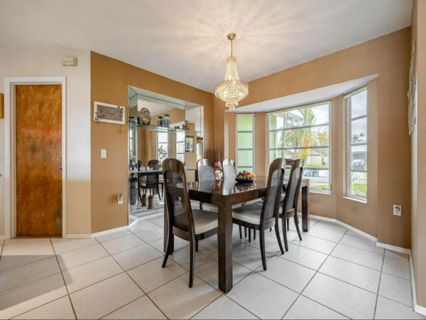 Relax in Englewood: Villa with Saltwater Pool & Space