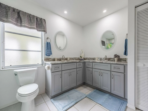 Relax in Englewood: Villa with Saltwater Pool & Space