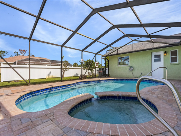 Relax in Englewood: Villa with Saltwater Pool & Space