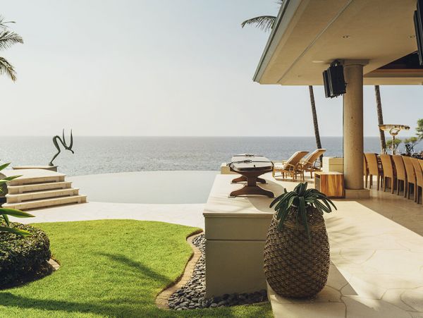 Exquisite Home with 10 Bedrooms & Amazing Amenities