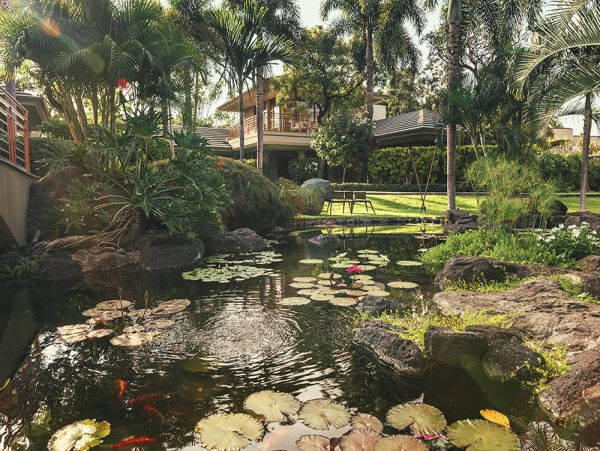 Exquisite Home with 10 Bedrooms & Amazing Amenities