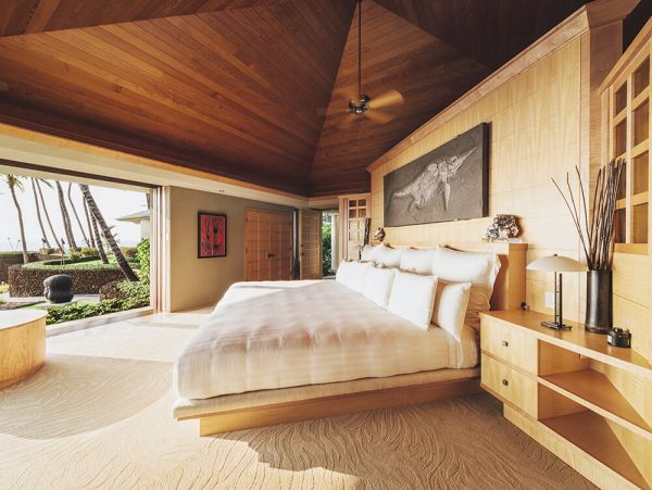 Exquisite Home with 10 Bedrooms & Amazing Amenities