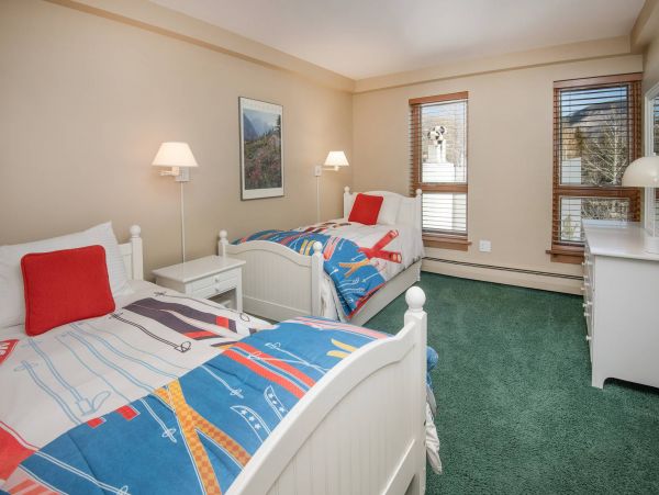 Cozy Vail Ski in Ski out Vacation Rental 3 Bedroom