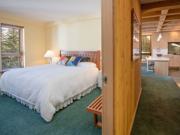 Cozy Vail Ski in Ski out Vacation Rental 3 Bedroom