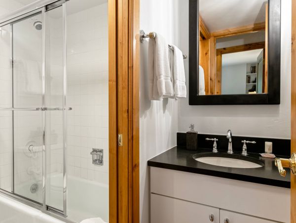 Vail Lovely Vacation Condo Ski in Ski out