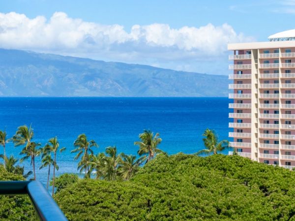 Elevated Elegance: Kaanapali 5-Bedroom Haven Ocean Views