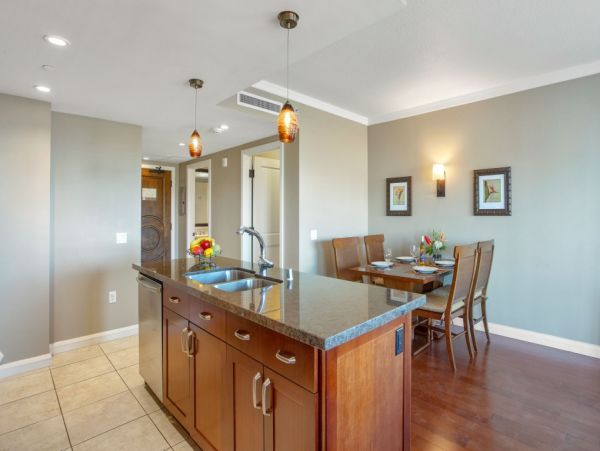 Elevated Elegance: Kaanapali 5-Bedroom Haven Ocean Views