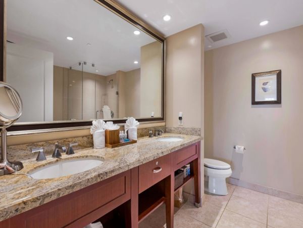 Elevated Elegance: Kaanapali 5-Bedroom Haven Ocean Views