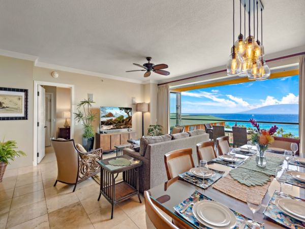 Elevated Elegance: Kaanapali 5-Bedroom Haven Ocean Views