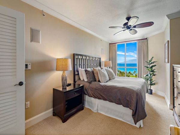 Elevated Elegance: Kaanapali 5-Bedroom Haven Ocean Views