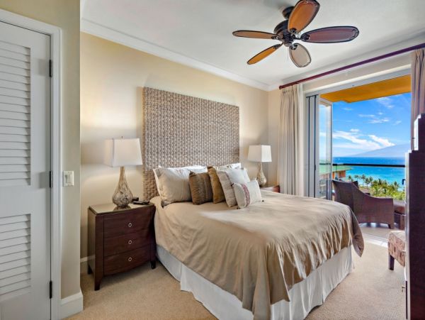 Elevated Elegance: Kaanapali 5-Bedroom Haven Ocean Views