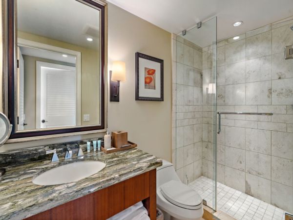 Elevated Elegance: Kaanapali 5-Bedroom Haven Ocean Views
