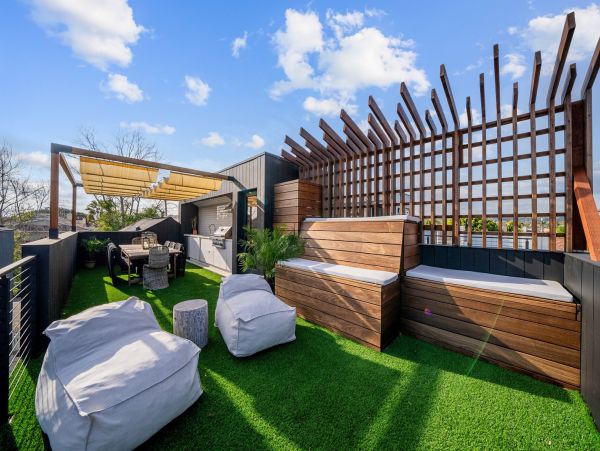 Luxury 3-Level Vacation Home Great Amenities