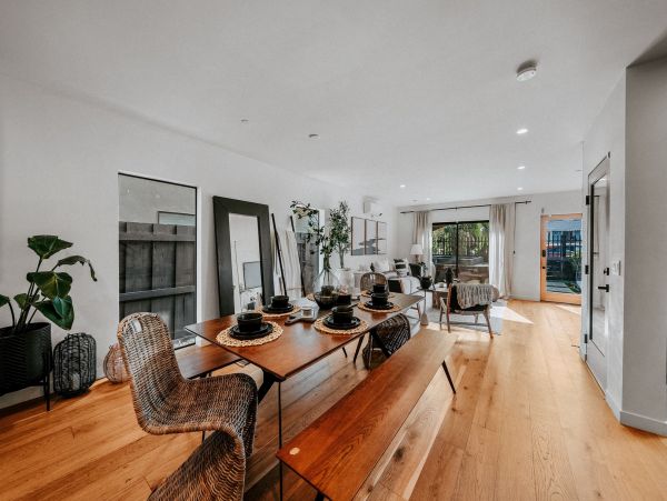 Luxury 3-Level Vacation Home Great Amenities