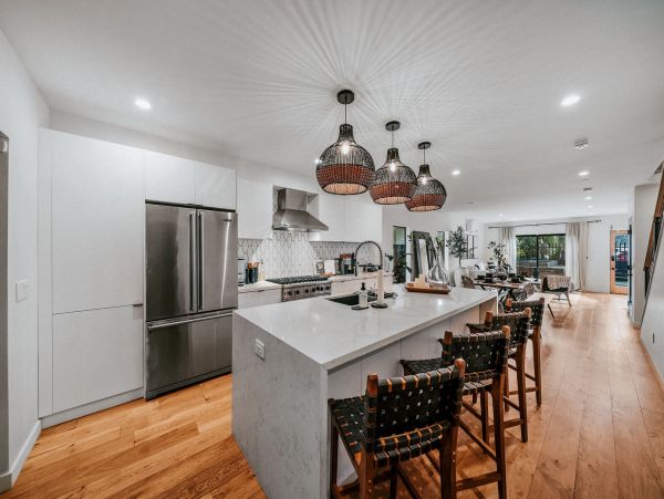 Luxury 3-Level Vacation Home Great Amenities