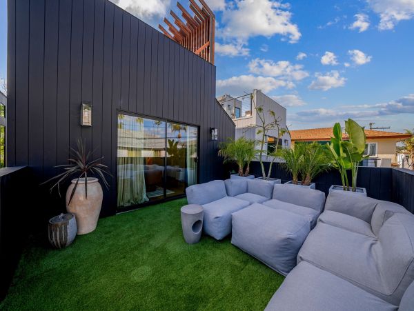 Luxury 3-Level Vacation Home Great Amenities