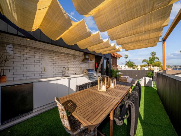 Luxury 3-Level Vacation Home Great Amenities