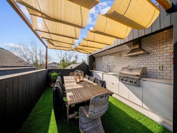 Luxury 3-Level Vacation Home Great Amenities