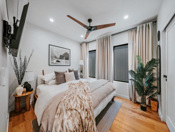 Luxury 3-Level Vacation Home Great Amenities