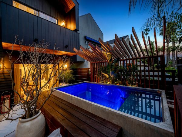 Luxury 3-Level Vacation Home Great Amenities
