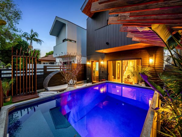 Luxury 3-Level Vacation Home Great Amenities