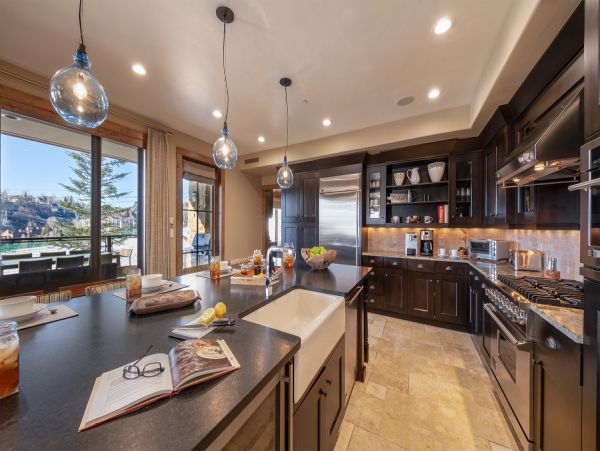 Ski in Ski out Luxury Vacation Rental with 5 Bedrooms