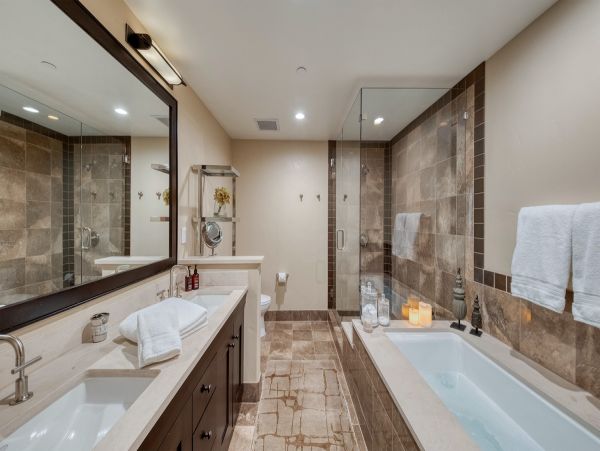 Ski in Ski out Luxury Vacation Rental with 5 Bedrooms