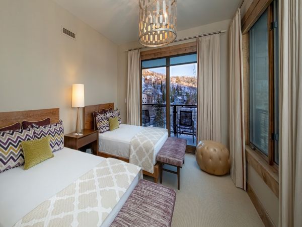 Ski in Ski out Luxury Vacation Rental with 5 Bedrooms