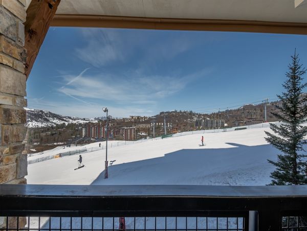 Ski in Ski out Luxury Vacation Rental with 5 Bedrooms
