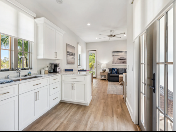 Luxurious Sarasota Rental: Waterfront, Pool, Sleeps 10
