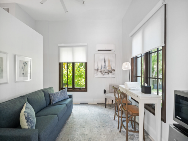 Luxurious Sarasota Rental: Waterfront, Pool, Sleeps 10