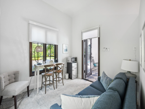Luxurious Sarasota Rental: Waterfront, Pool, Sleeps 10
