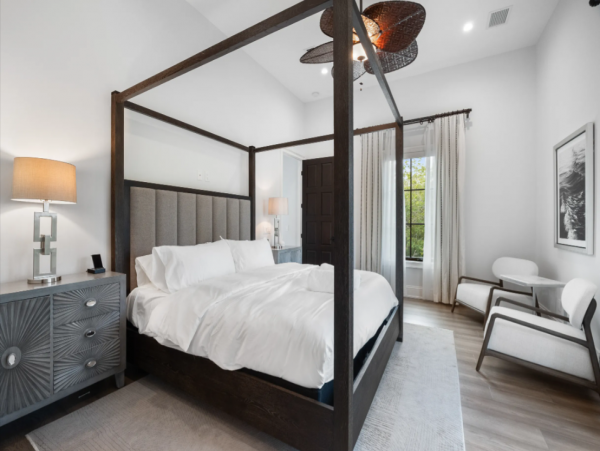 Luxurious Sarasota Rental: Waterfront, Pool, Sleeps 10