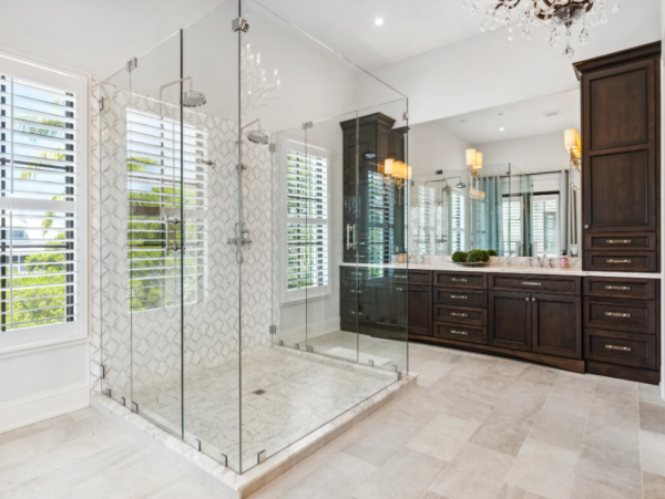Luxurious Sarasota Rental: Waterfront, Pool, Sleeps 10